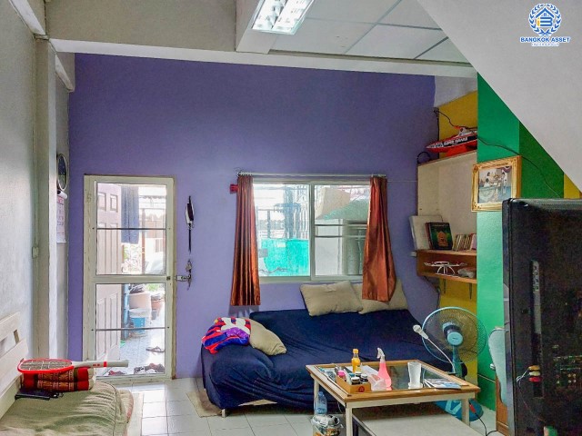 *****ทาวน์เฮ้าส์มือสองย่านนนทบุรี ม.วรพัต สุขาภิบาล5 เนื้อที่เกือบ 18 ตร.ว. ฟังก์ชัน 2 ห้องนอน 2 ห้องน้ำ 1 ที่จอดรถ บ้านเย็นสบาย บรรยากาศเป็นส่วนตัว ทำเลบนถ.สุขาภิบาล 5 ใกล้ทางด่วน "ฉลองรัช" และรถไฟฟ้าสายสีเขียว "สถานีสะพานใหม่" ราคาคุ้มสุด!